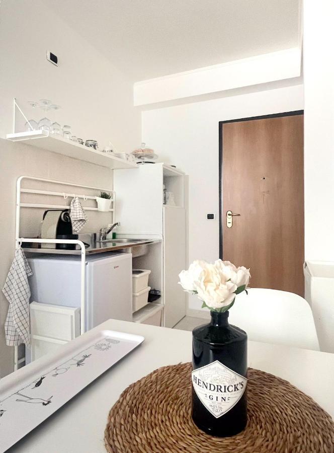 Ferienwohnung A Casa Di Pizz - Bilocale Con Parcheggio Privato Savona Exterior foto