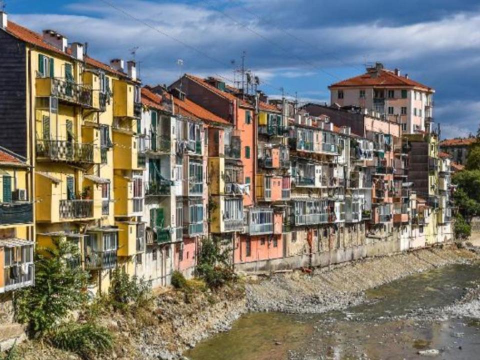 Ferienwohnung A Casa Di Pizz - Bilocale Con Parcheggio Privato Savona Exterior foto